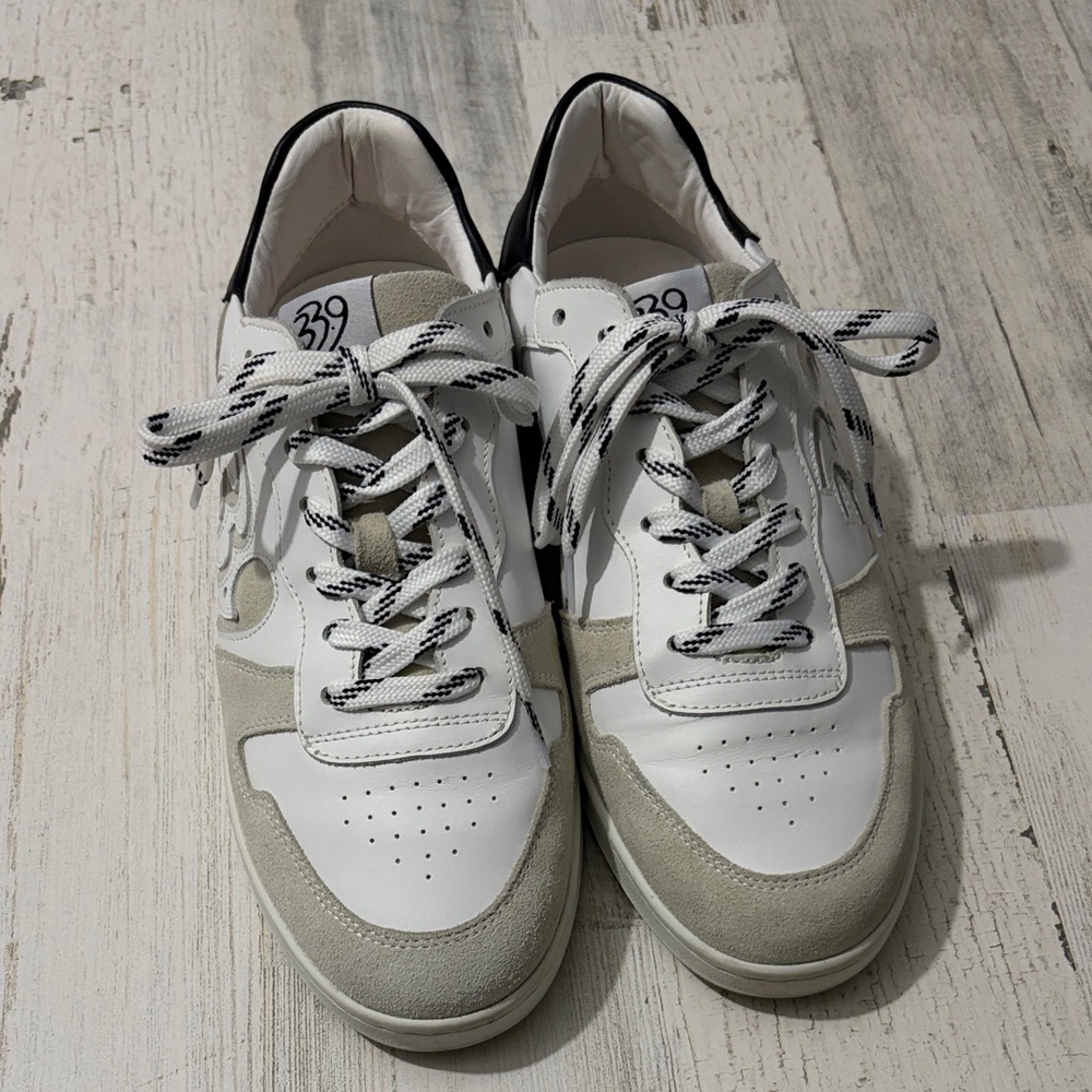 33.9 The Original White and Black Women's Sneakers - Picture 3 of 12